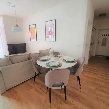 Pb - 2 - Stilvoll Eingerichtetes Im Herzen Senftenbergs Senftenberg