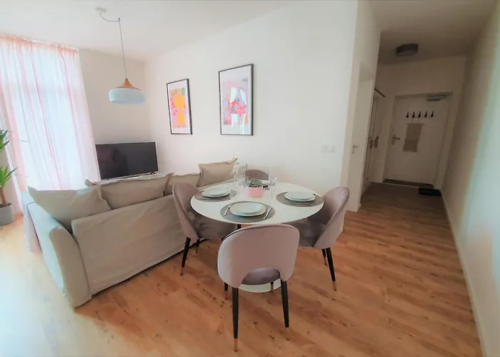 Pb - 2 - Stilvoll Eingerichtetes Im Herzen Senftenbergs ゼンフテンベルク