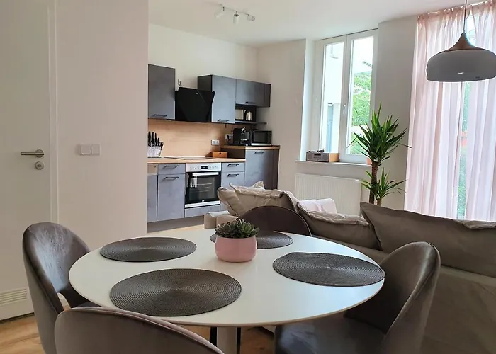 Pb - 2 - Stilvoll Eingerichtetes Im Herzen Senftenbergs *